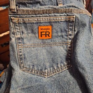 Wrangler Men's Blue Jeans 5 Pairs.